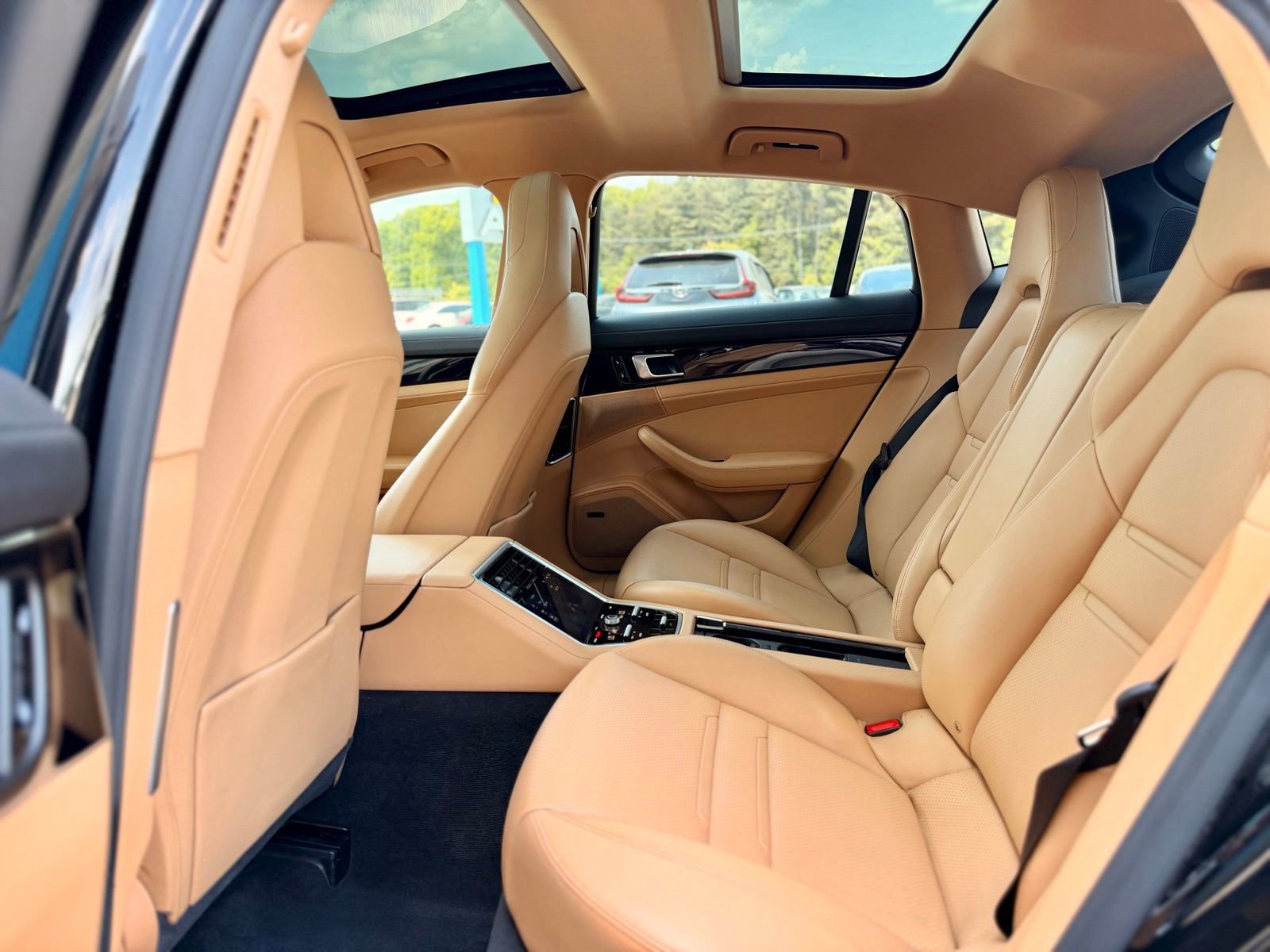 Used 2018 Porsche Panamera 4 AWD/4WD image 29