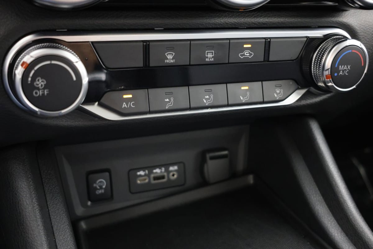 Used 2025 Nissan Sentra SV FWD image 25