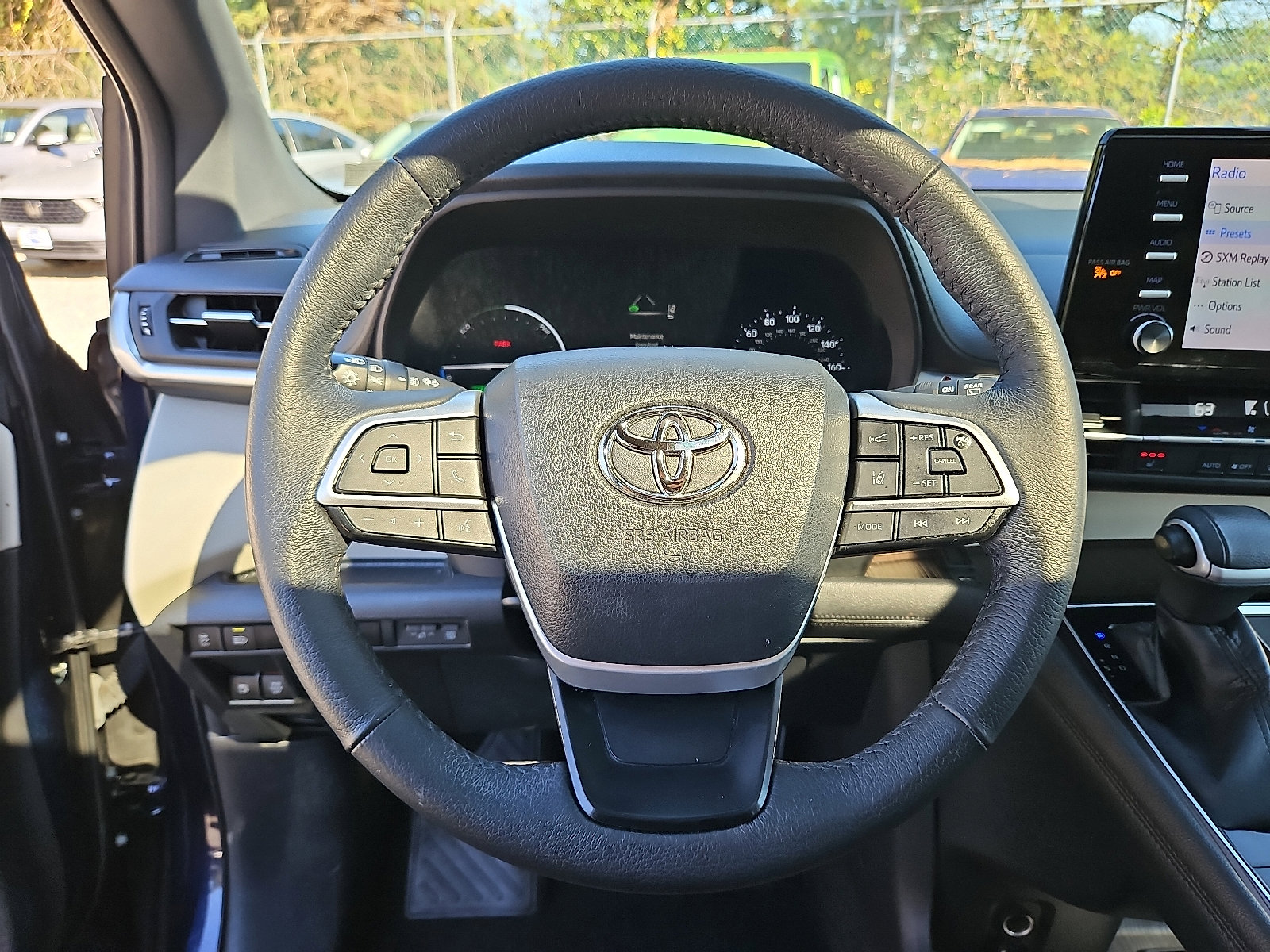 Used 2023 Toyota Sienna XLE image 19