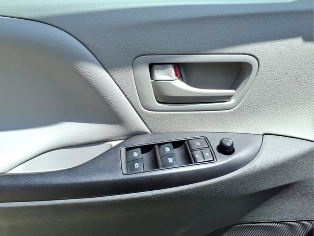 Used 2020 Toyota Sienna L FWD image 11
