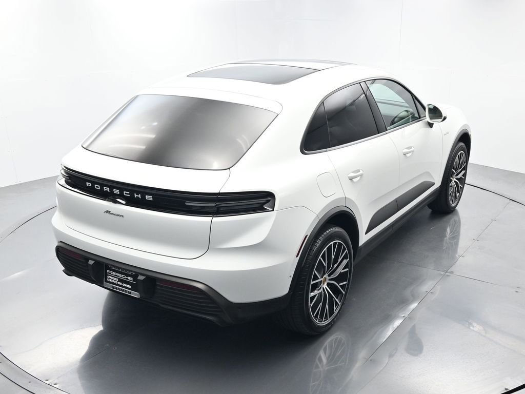 Certified 2025 Porsche Macan Electric RWD image 39