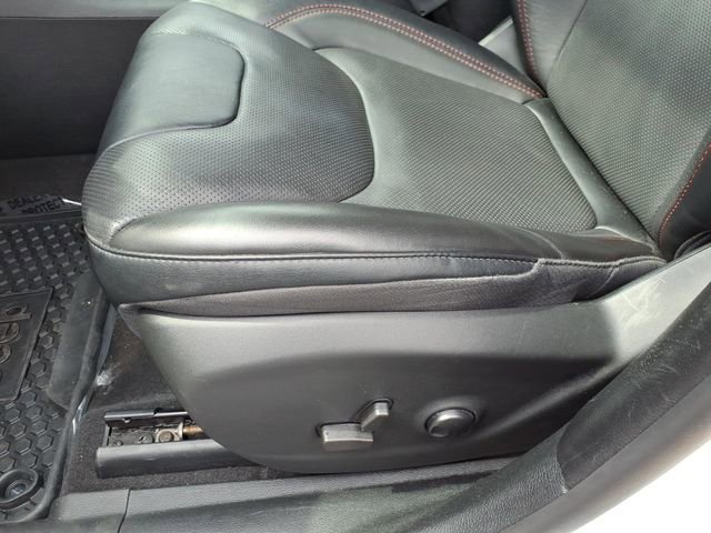 Used 2022 Jeep Cherokee Trailhawk w/ Premium Leather Package image 13