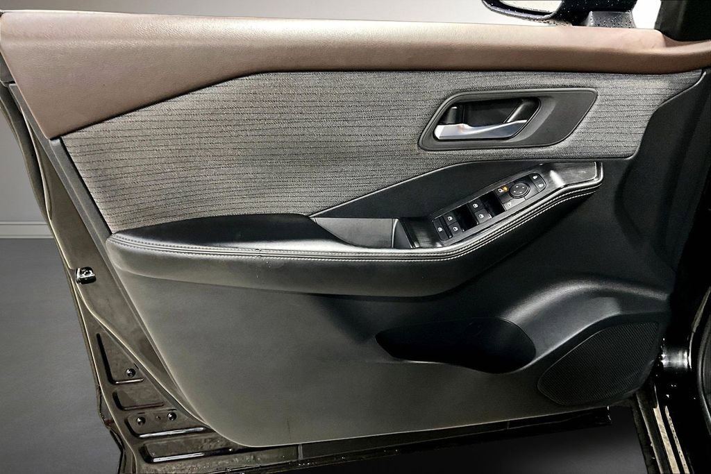 Used 2023 Nissan Rogue SV image 20