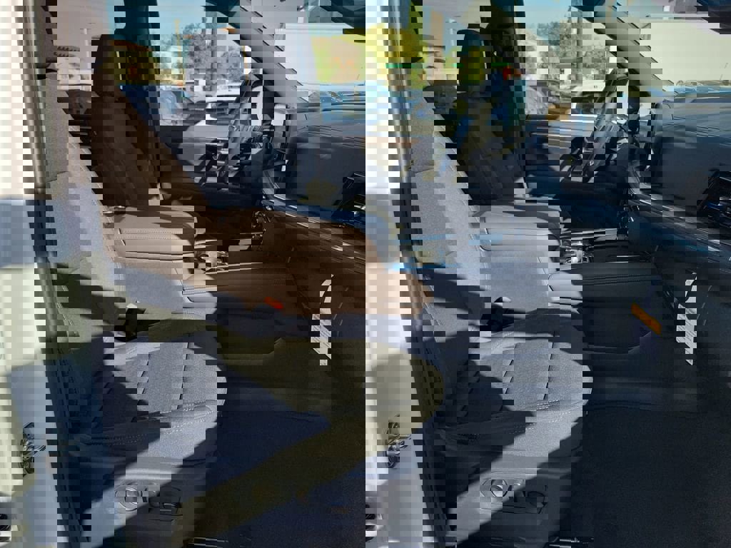 New 2026 Chevrolet Suburban LS image 16