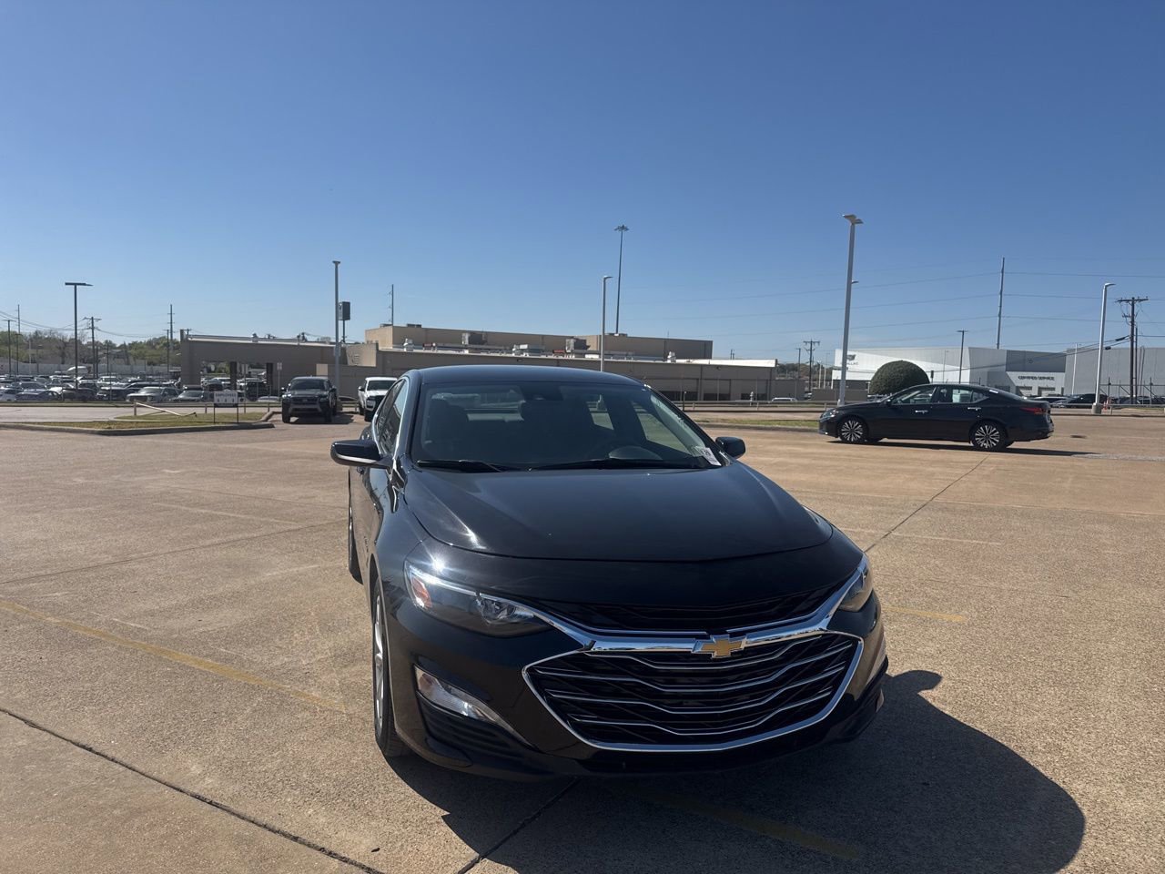 Used 2025 Chevrolet Malibu LT image 3