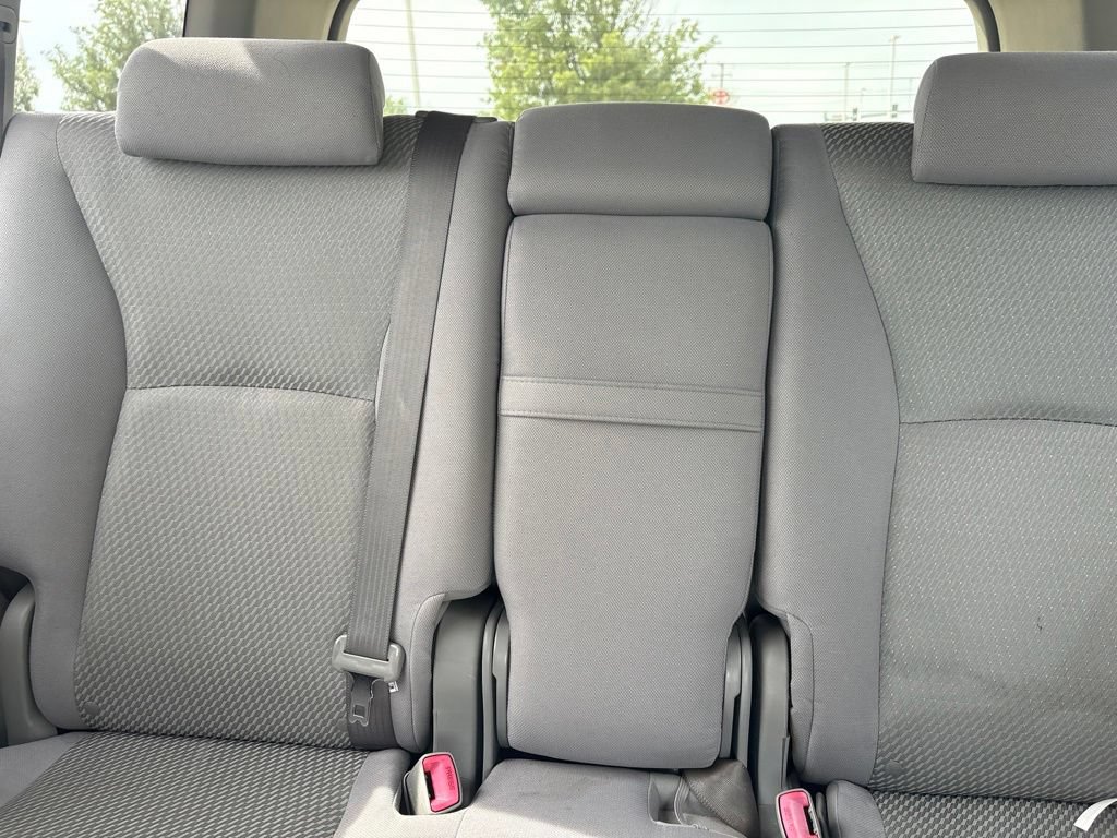 Used 2006 Toyota Highlander 2WD w/ Cold Weather Pkg image 14