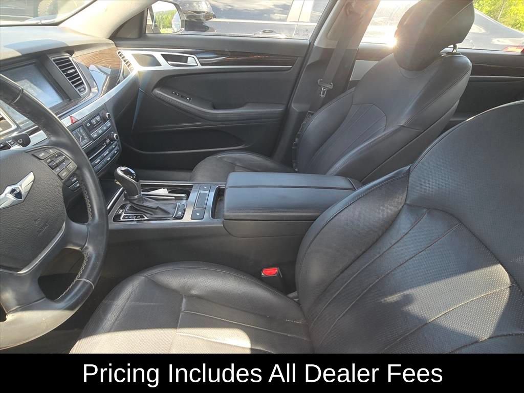 Used 2015 Hyundai Genesis 3.8 RWD image 5