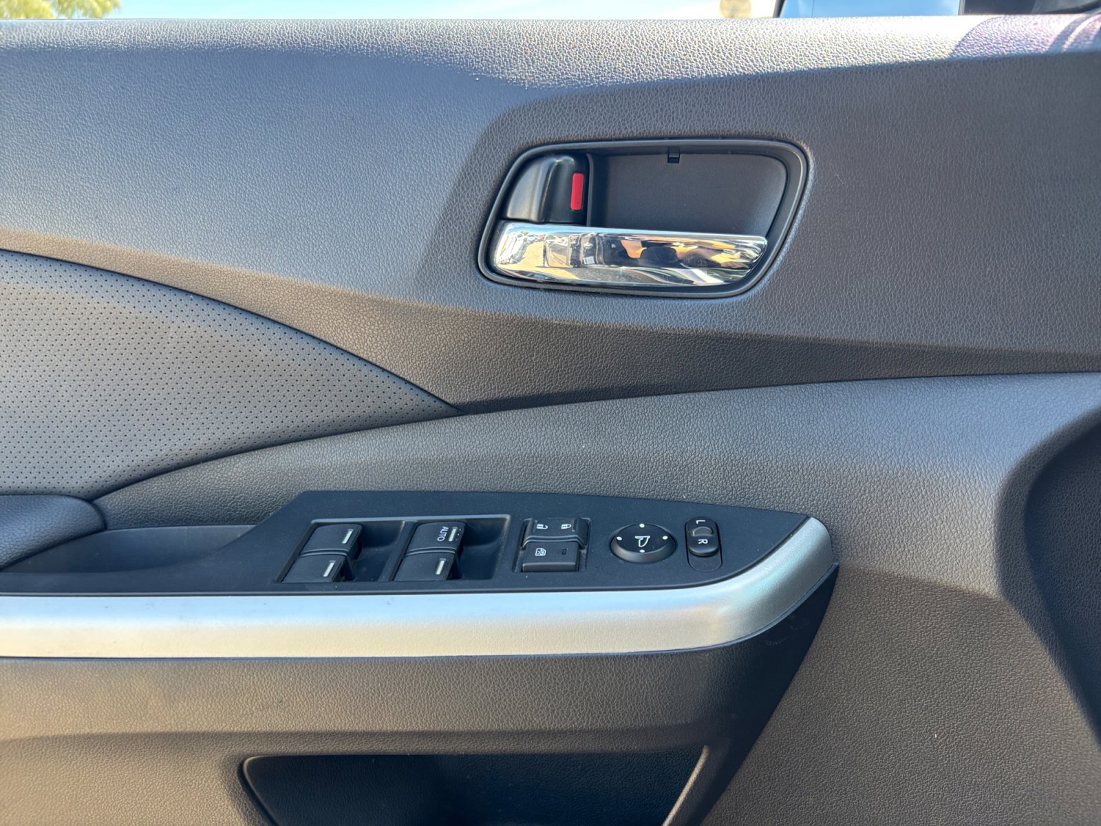 Used 2015 Honda CR-V EX-L image 16