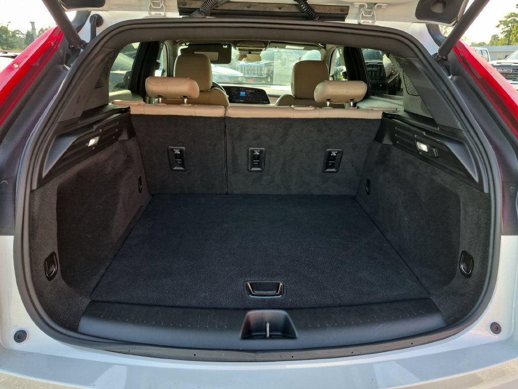 Certified 2024 Cadillac XT4 Luxury FWD image 30