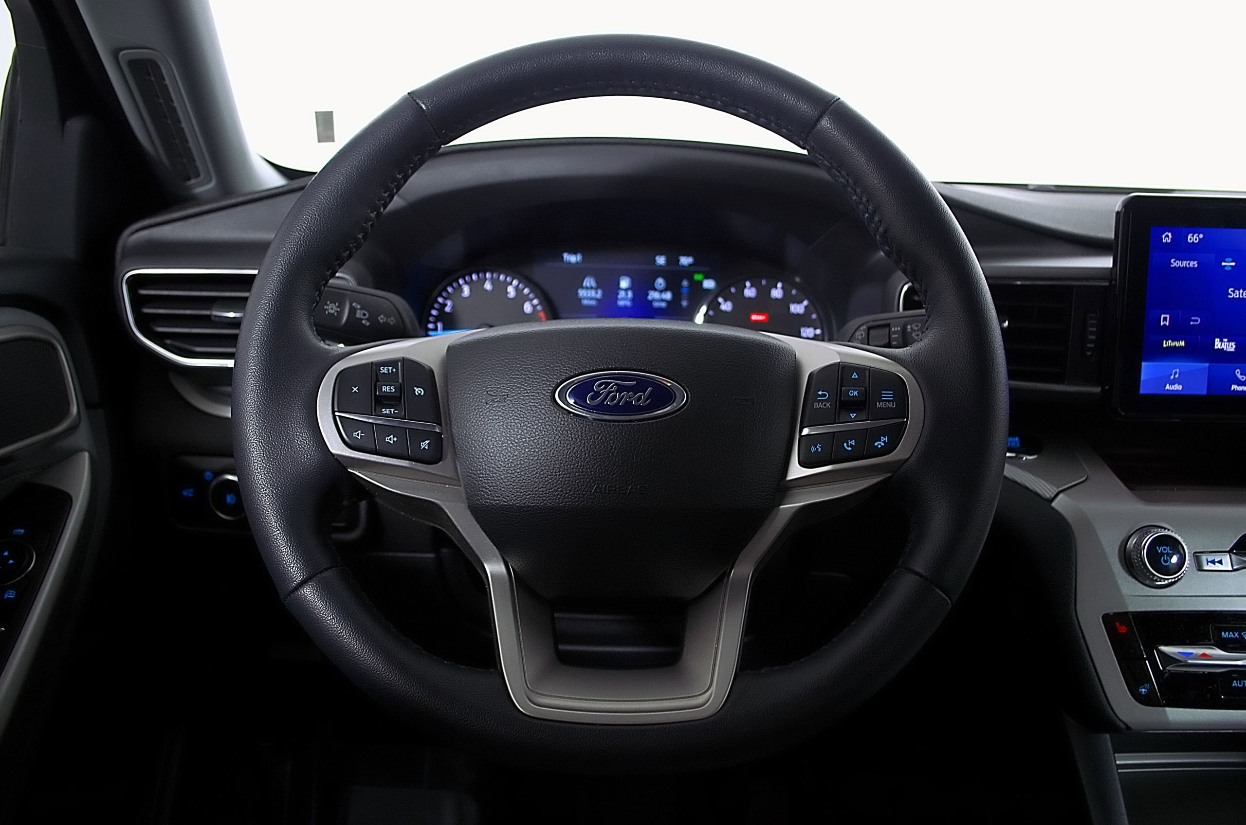 Used 2023 Ford Explorer XLT w/ Equipment Group 202A image 26