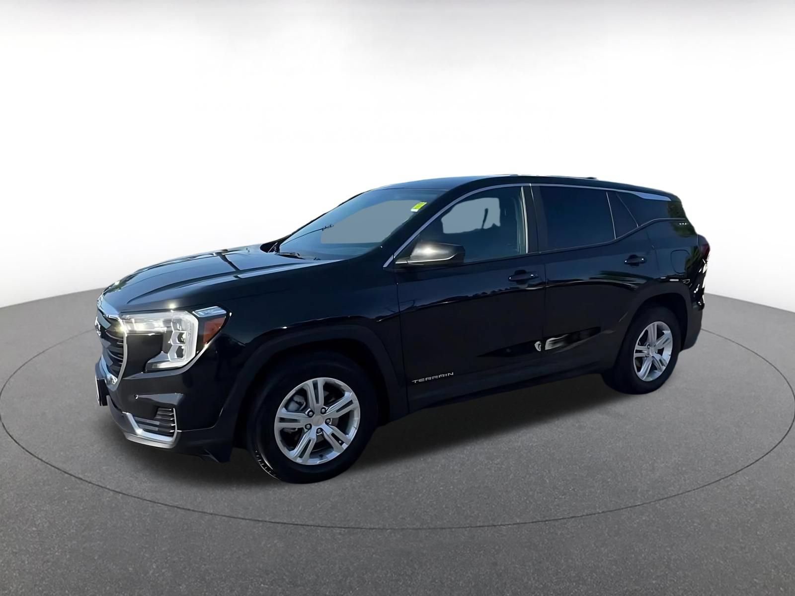 Used 2024 GMC Terrain SLE FWD image 7