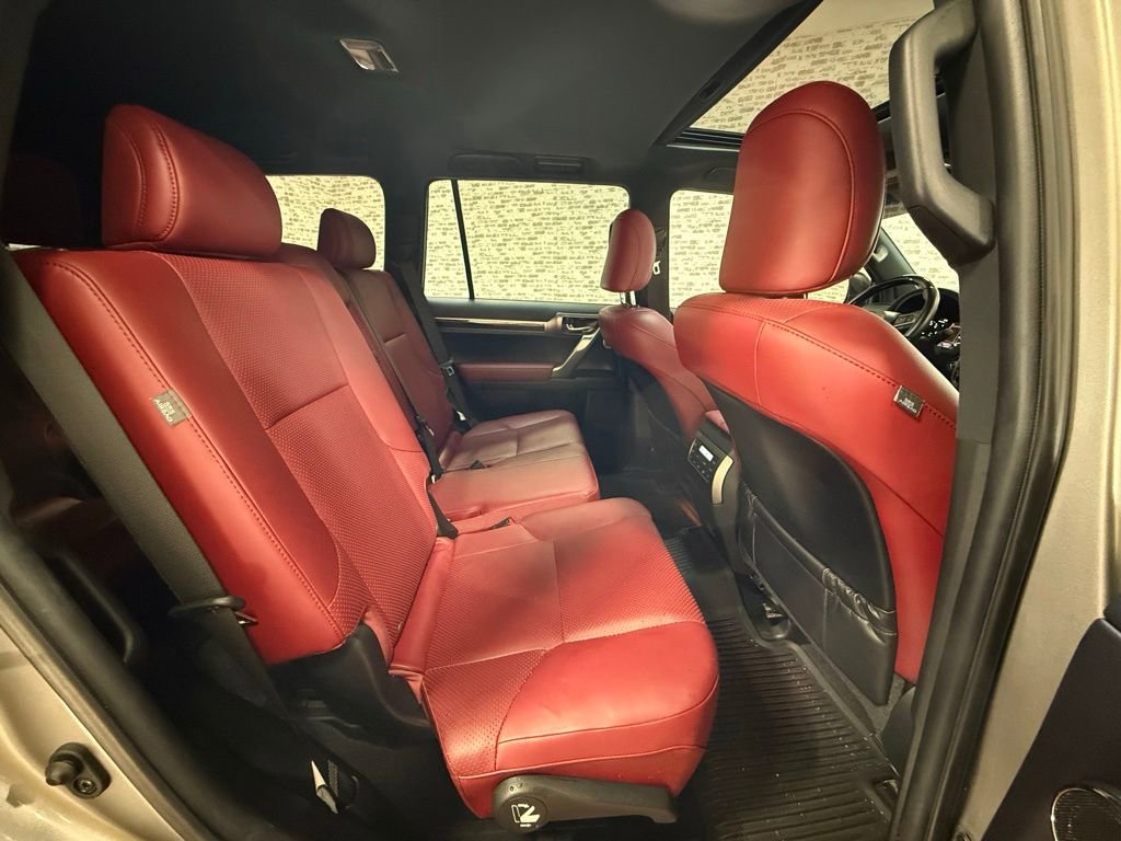 Used 2023 Lexus GX 460 Luxury w/ Accessory Package image 13