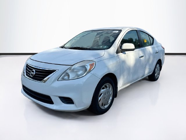 Used 2012 Nissan Versa SV FWD image 3