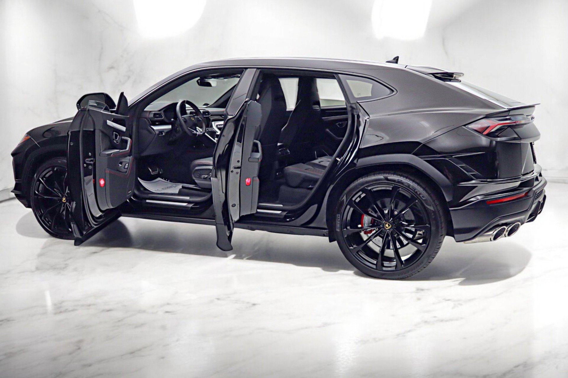 Used 2024 Lamborghini Urus S image 5