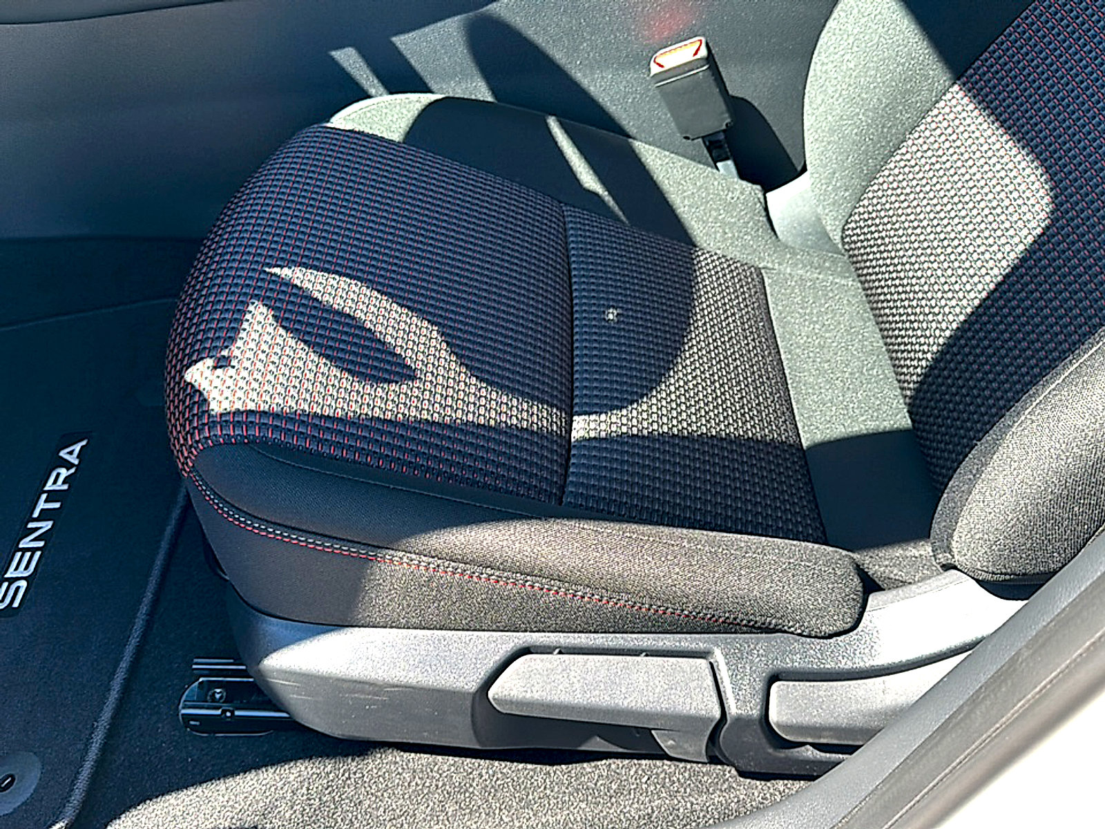 New 2026 Nissan Sentra SR w/ Floor Mat Package image 12