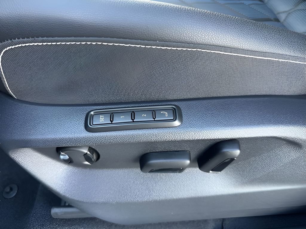 New 2026 Volkswagen Atlas Cross Sport SEL Premium R-Line image 12