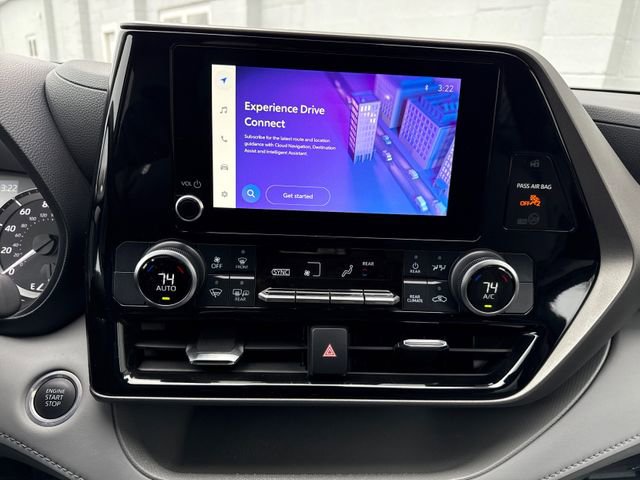 Used 2024 Toyota Highlander LE AWD/4WD image 31