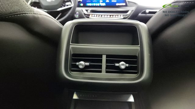 Used 2024 Cadillac Lyriq Tech RWD image 40
