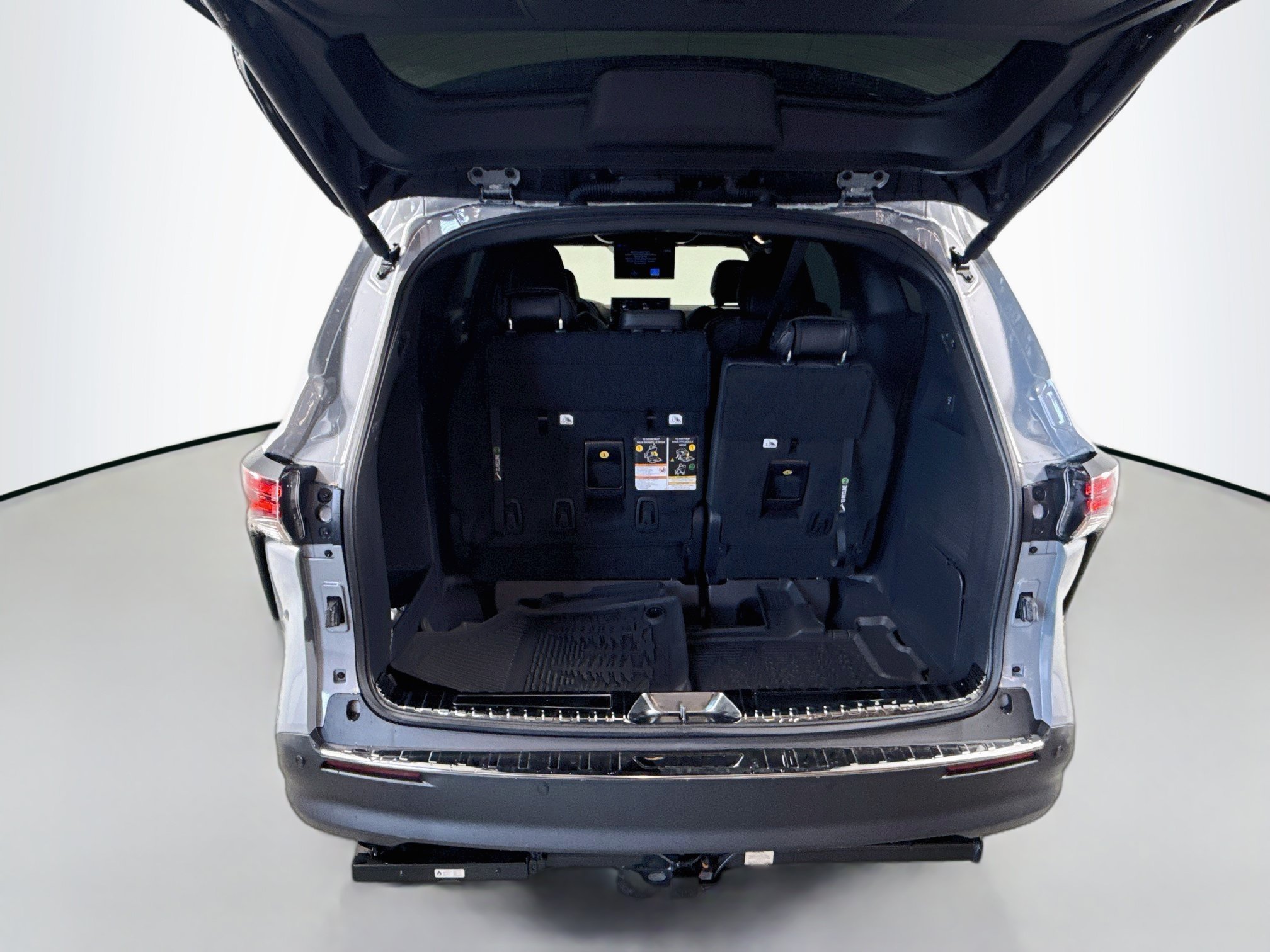 Used 2026 Toyota Sienna XLE Woodland Edition AWD/4WD image 24