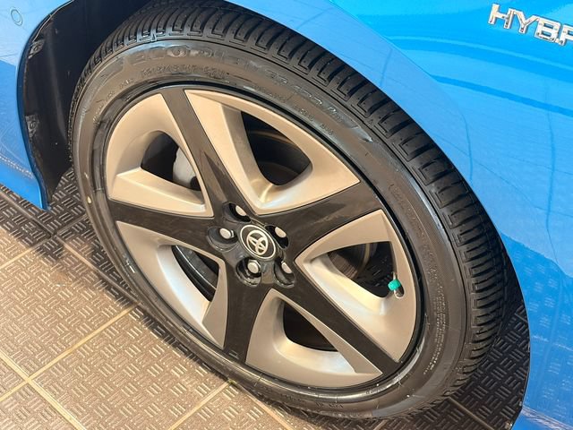 Used 2020 Toyota Prius Limited FWD image 7