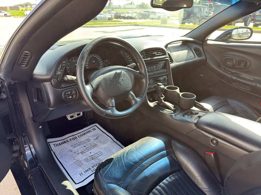 Used 2004 Chevrolet Corvette Coupe w/ Preferred Equipment Group RWD image 9