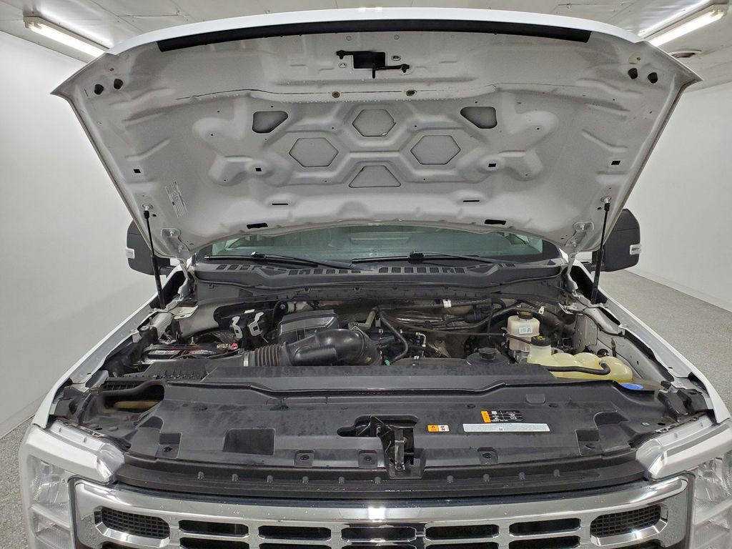 Used 2023 Ford F350 XLT w/ FX4 Off-Road Package image 11