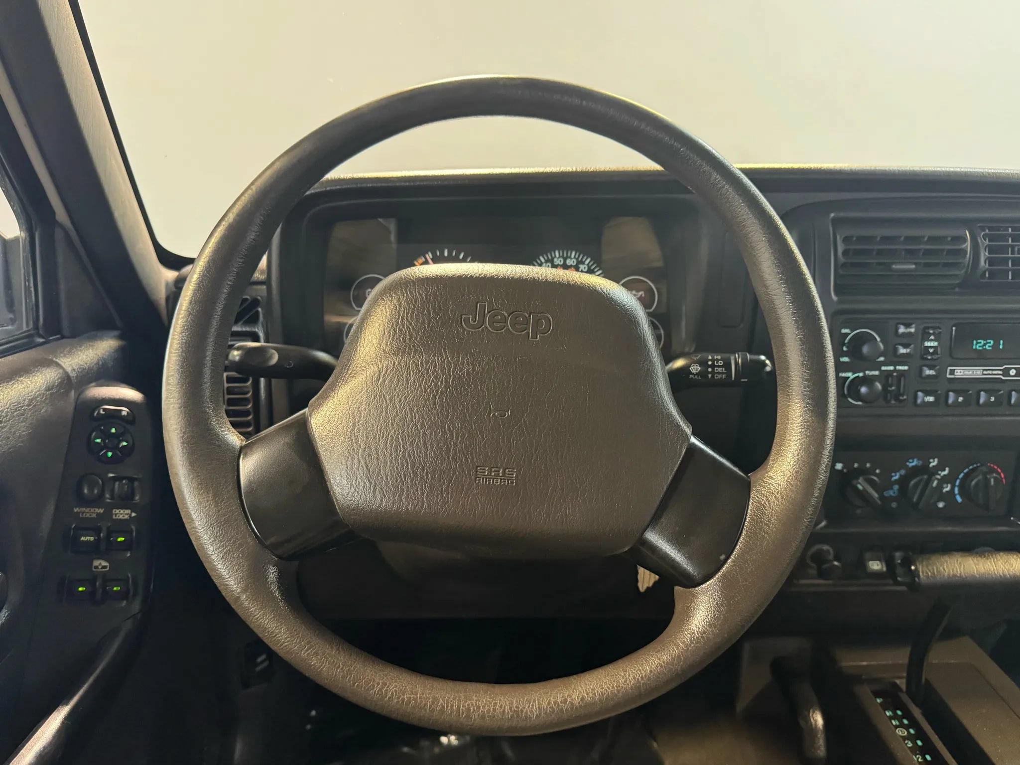 Used 2000 Jeep Cherokee SE AWD/4WD image 12