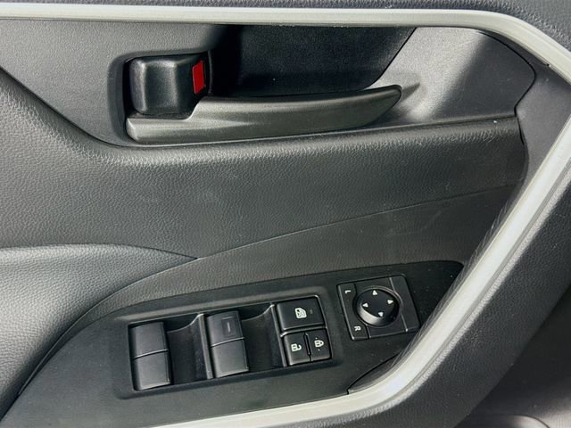 Certified 2025 Toyota RAV4 LE FWD image 17