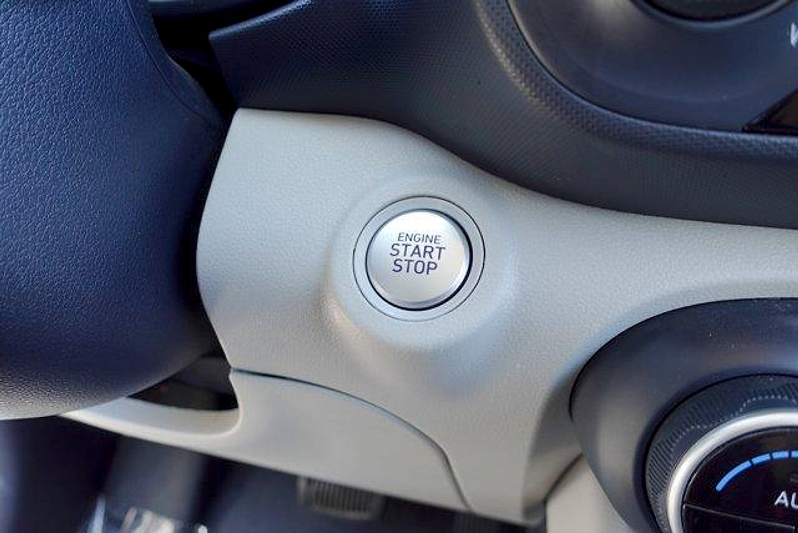 Used 2021 Hyundai Venue FWD image 20