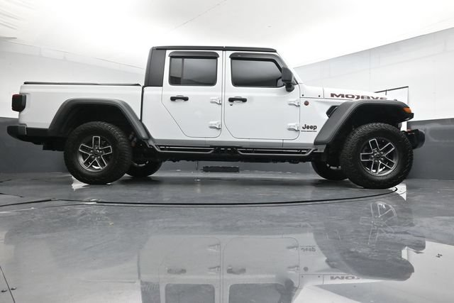 Used 2024 Jeep Gladiator Mojave w/ Technology Group AWD/4WD image 29