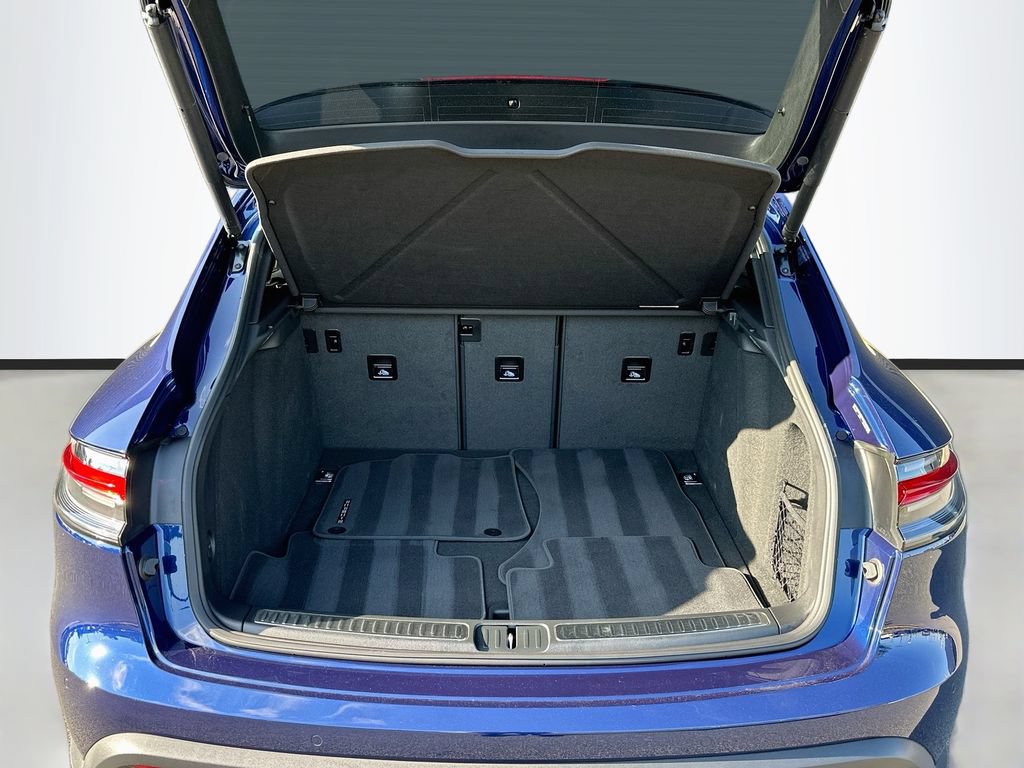 Certified 2026 Porsche Macan AWD/4WD image 28