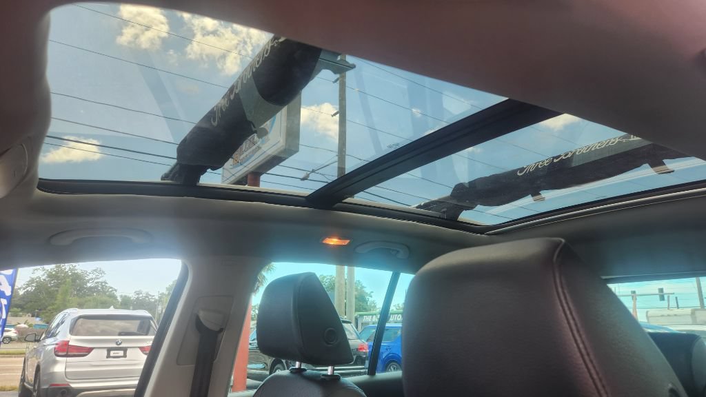 Used 2014 Volkswagen Tiguan SEL FWD image 23