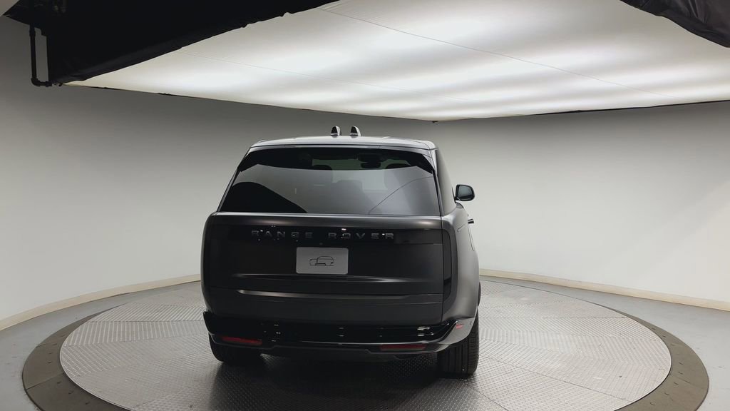 Used 2024 Land Rover Range Rover SE AWD/4WD image 3