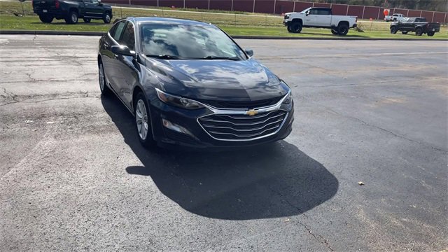 Used 2022 Chevrolet Malibu LT image 2