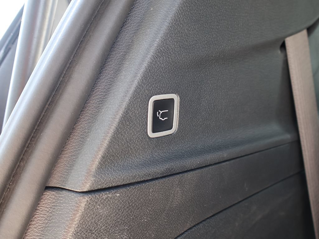 Used 2025 Chrysler Pacifica Limited FWD image 15