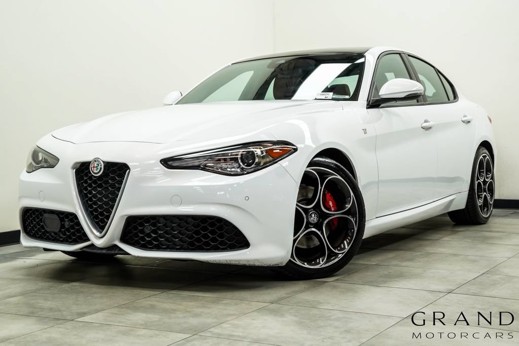 Used 2022 Alfa Romeo Giulia Ti w/ Active Assist Plus Package RWD image 1