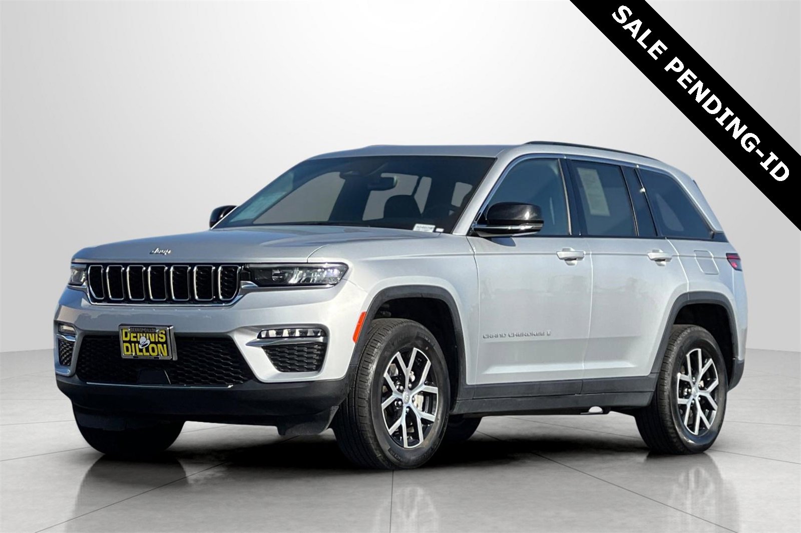 Used 2024 Jeep Grand Cherokee Limited image 9