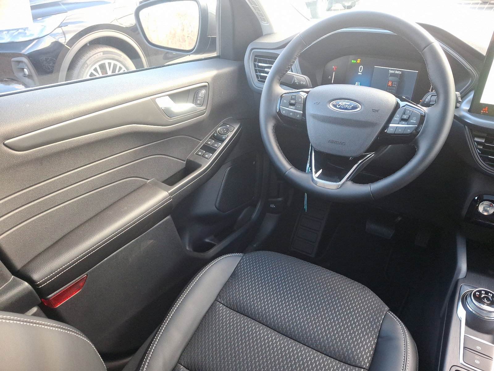 New 2025 Ford Escape Plug-in Hybrid w/ Class II Trailer Tow Package image 9