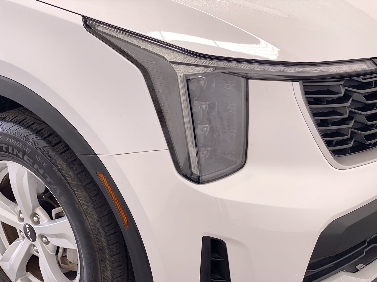 Certified 2025 Kia Sorento LX FWD image 11
