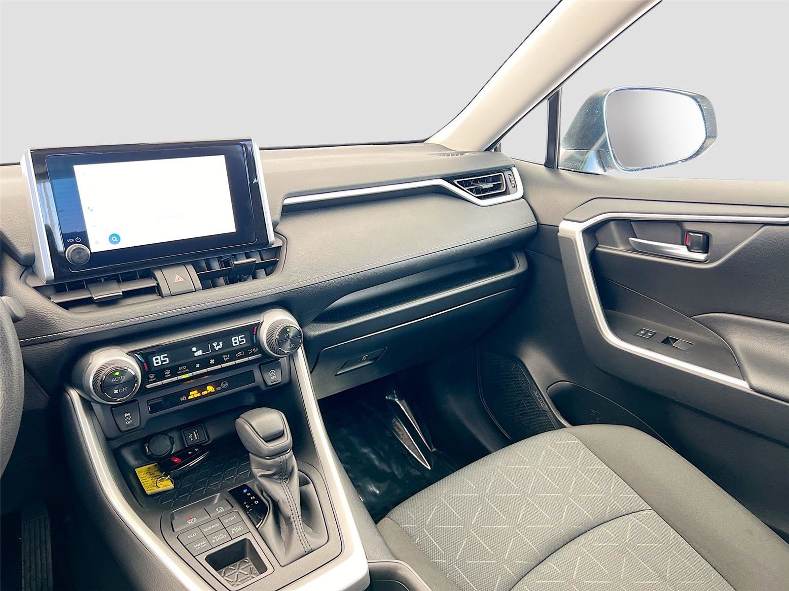 Used 2025 Toyota RAV4 XLE image 22