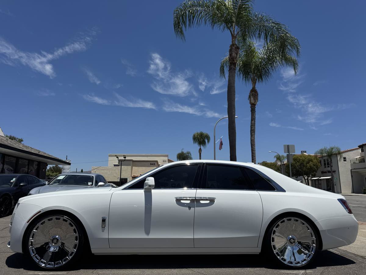 Used 2022 Rolls-Royce Ghost w/ Ghost Package AWD/4WD image 2