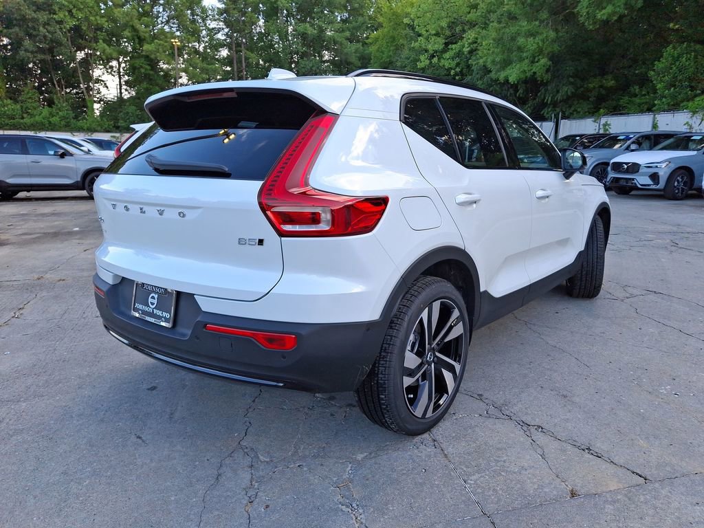 New 2026 Volvo XC40 B5 Ultra w/ Protection Package Premier image 12