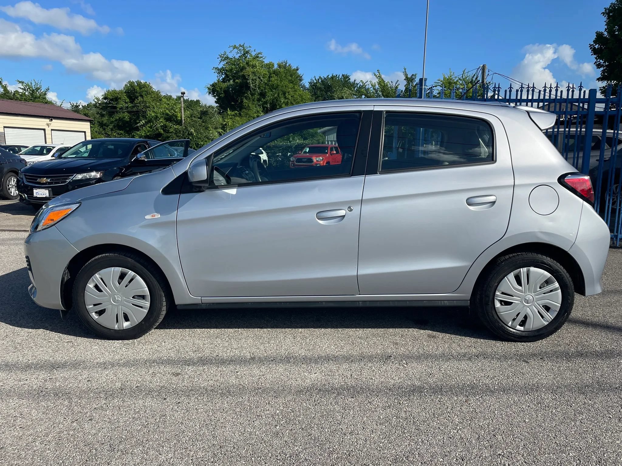 Used 2024 Mitsubishi Mirage ES FWD image 2