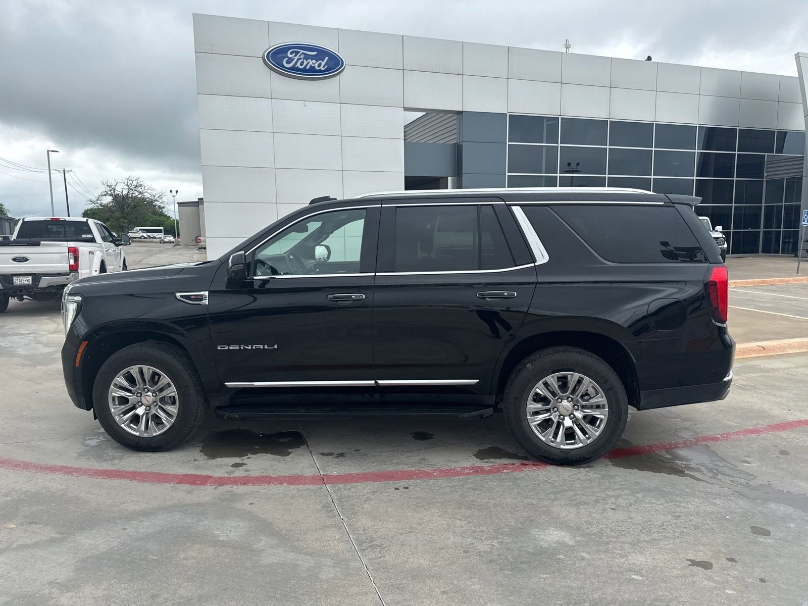 Used 2025 GMC Yukon Denali image 8