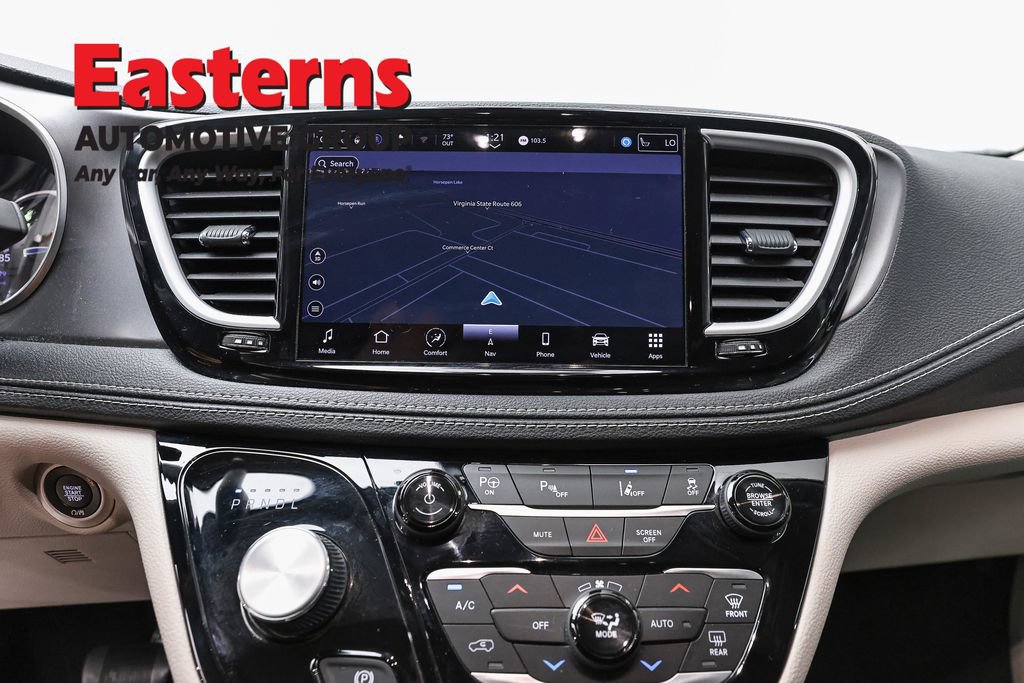 Used 2022 Chrysler Pacifica Touring-L w/ Uconnect Theater Family Group FWD image 12