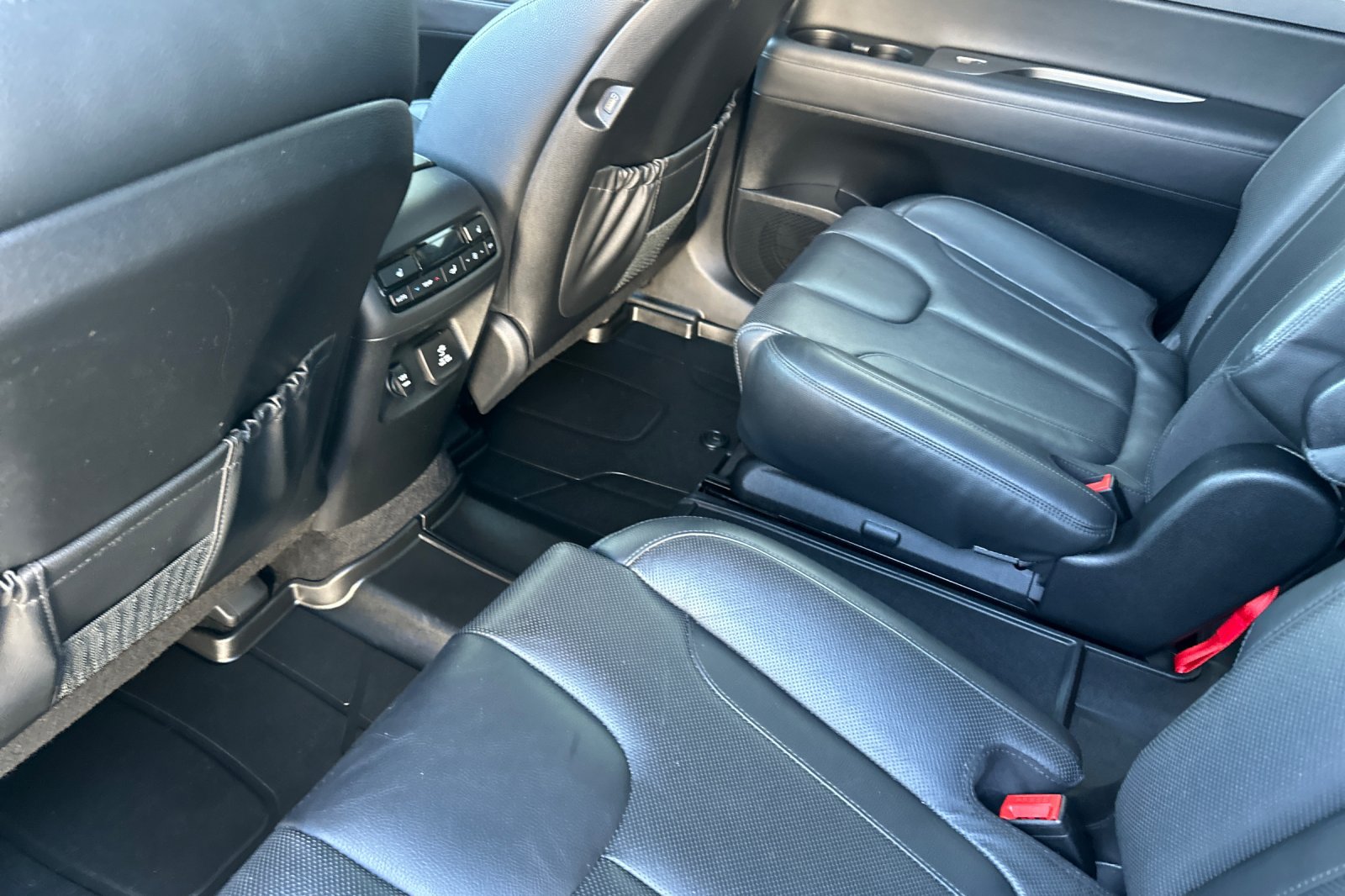 Used 2022 Hyundai Palisade SEL w/ Premium Package AWD/4WD image 13
