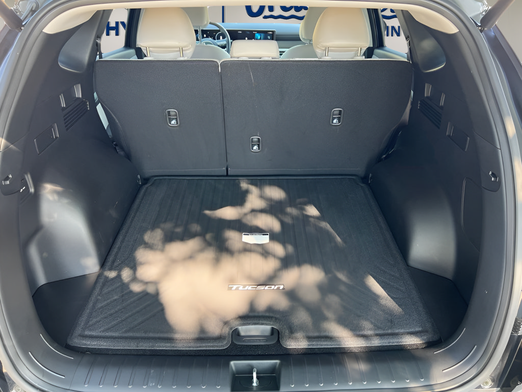 Certified 2025 Hyundai Tucson Limited FWD image 10