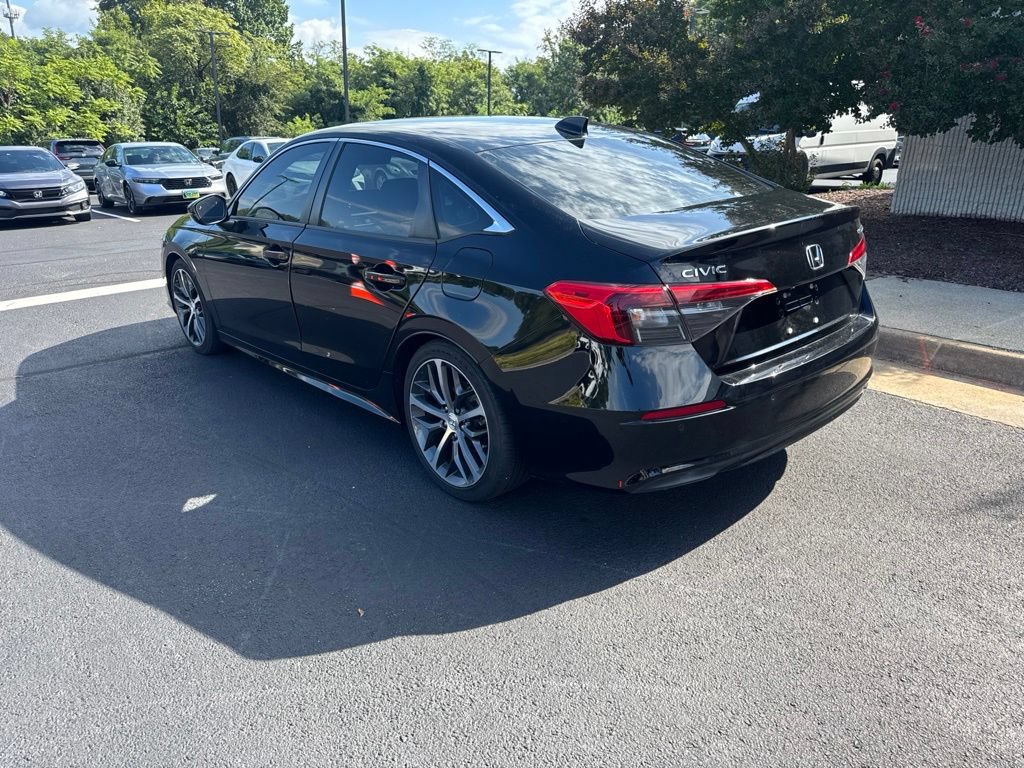Used 2023 Honda Civic Touring image 3