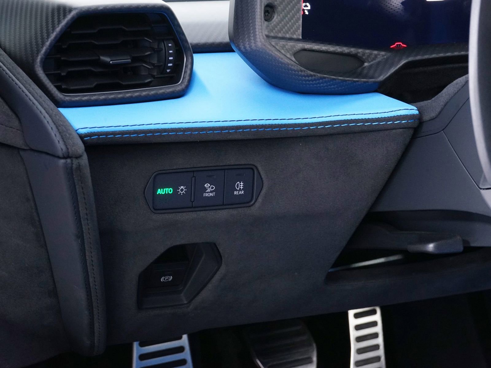 Used 2024 Lamborghini Revuelto image 32