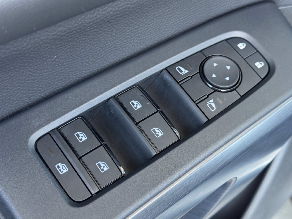 Used 2025 Nissan Pathfinder Rock Creek AWD/4WD image 18